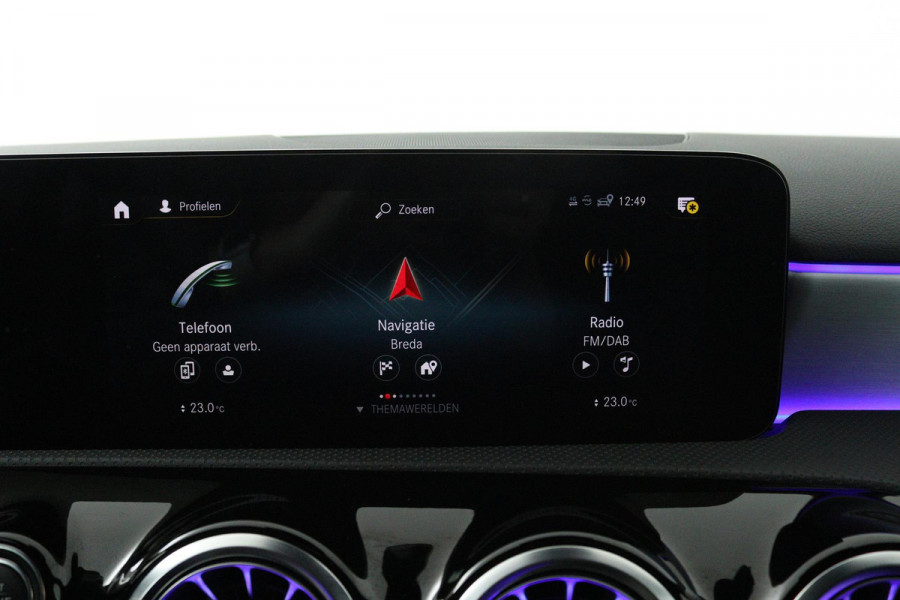 Mercedes-Benz A-Klasse 180 Business Solution AMG (STOELVERWARMING, SFEERVERLICHTING, ACHTERUITRIJCAMERA, CRUISE CONTROL, NAVI)