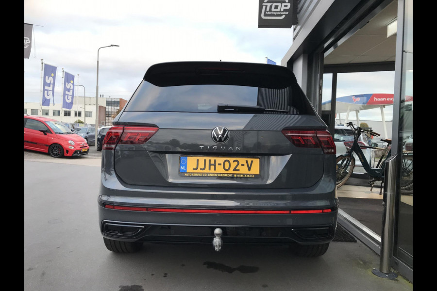 Volkswagen Tiguan 1.5 TSI R-Line Panoramadak Automaat Volkswagen Tiguan 1.5 TSI R-Line Panoramadak Automaat