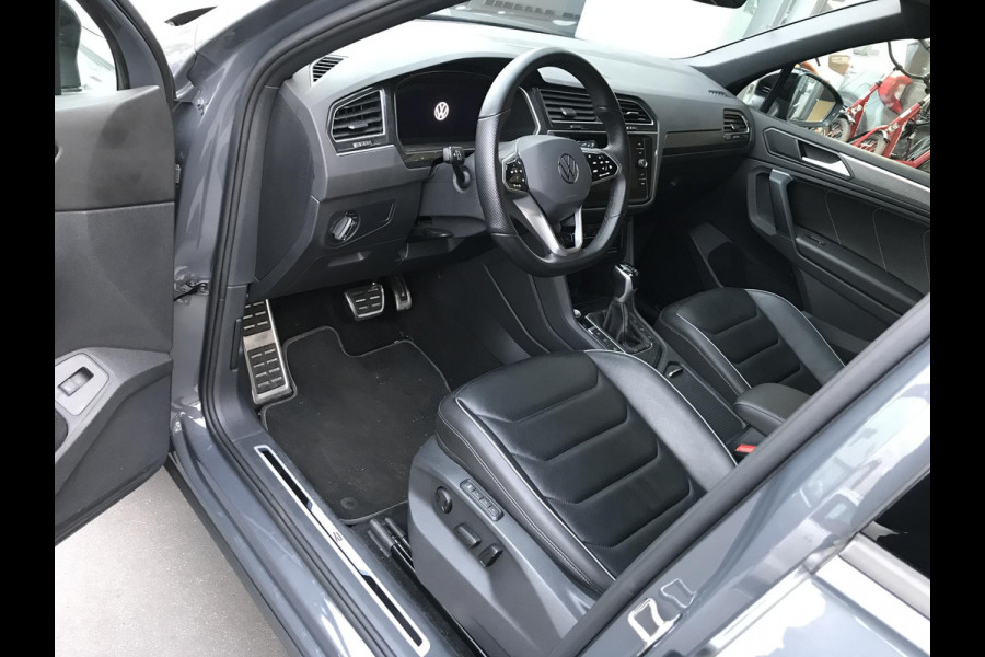 Volkswagen Tiguan 1.5 TSI R-Line Panoramadak Automaat Volkswagen Tiguan 1.5 TSI R-Line Panoramadak Automaat