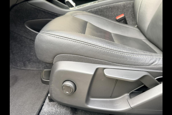 Volvo XC40 1.5 T5 Twin Engine Inscription Automaat | Leren bekleding | LED verlichting | Stoelverwarming | Getint glas | 19 inch lichtmetal
