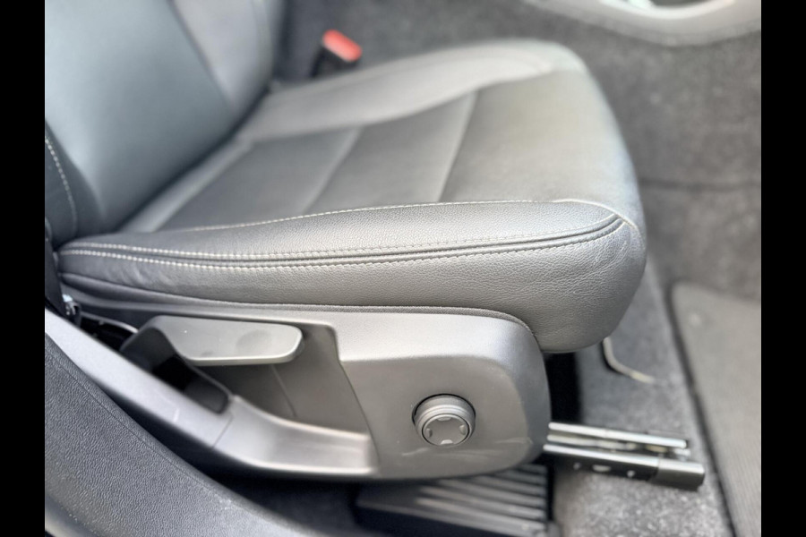 Volvo XC40 1.5 T5 Twin Engine Inscription Automaat | Leren bekleding | LED verlichting | Stoelverwarming | Getint glas | 19 inch lichtmetal