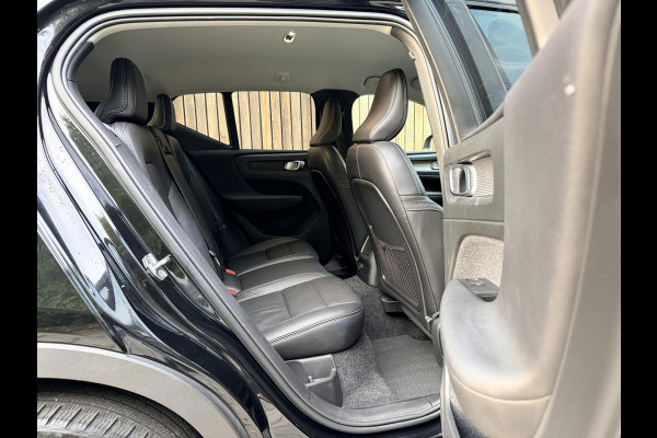 Volvo XC40 1.5 T5 Twin Engine Inscription Automaat | Leren bekleding | LED verlichting | Stoelverwarming | Getint glas | 19 inch lichtmetal