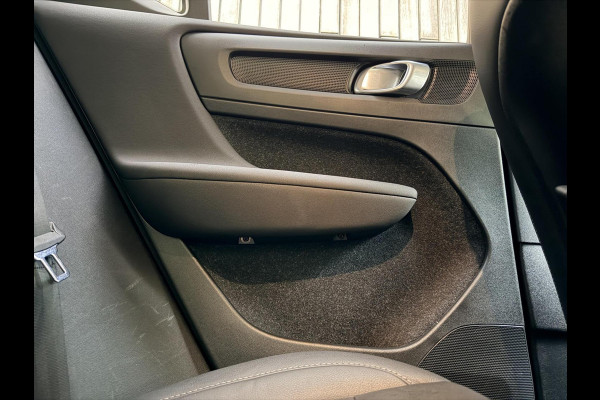 Volvo XC40 1.5 T5 Twin Engine Inscription Automaat | Leren bekleding | LED verlichting | Stoelverwarming | Getint glas | 19 inch lichtmetal