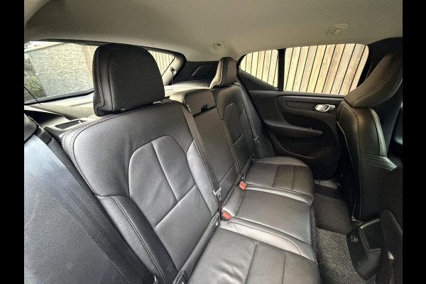 Volvo XC40 1.5 T5 Twin Engine Inscription Automaat | Leren bekleding | LED verlichting | Stoelverwarming | Getint glas | 19 inch lichtmetal