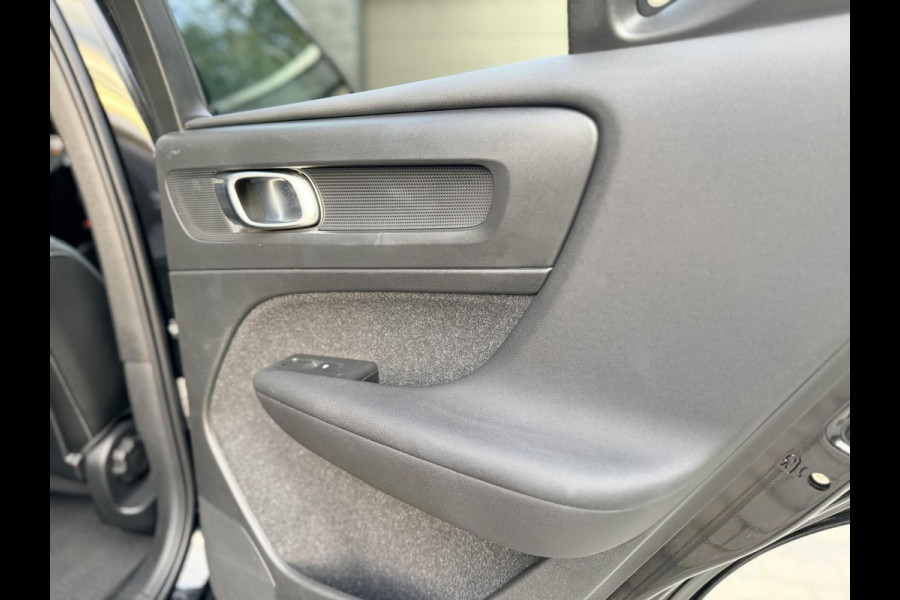 Volvo XC40 1.5 T5 Twin Engine Inscription Automaat | Leren bekleding | LED verlichting | Stoelverwarming | Getint glas | 19 inch lichtmetal