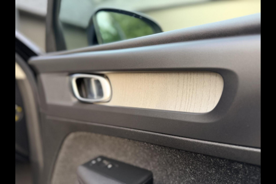 Volvo XC40 1.5 T5 Twin Engine Inscription Automaat | Leren bekleding | LED verlichting | Stoelverwarming | Getint glas | 19 inch lichtmetal