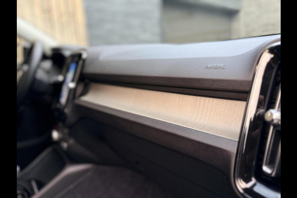 Volvo XC40 1.5 T5 Twin Engine Inscription Automaat | Leren bekleding | LED verlichting | Stoelverwarming | Getint glas | 19 inch lichtmetal
