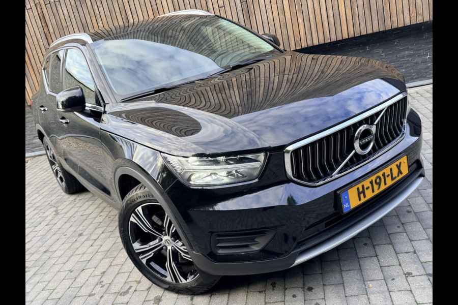 Volvo XC40 1.5 T5 Twin Engine Inscription Automaat | Leren bekleding | LED verlichting | Stoelverwarming | Getint glas | 19 inch lichtmetal