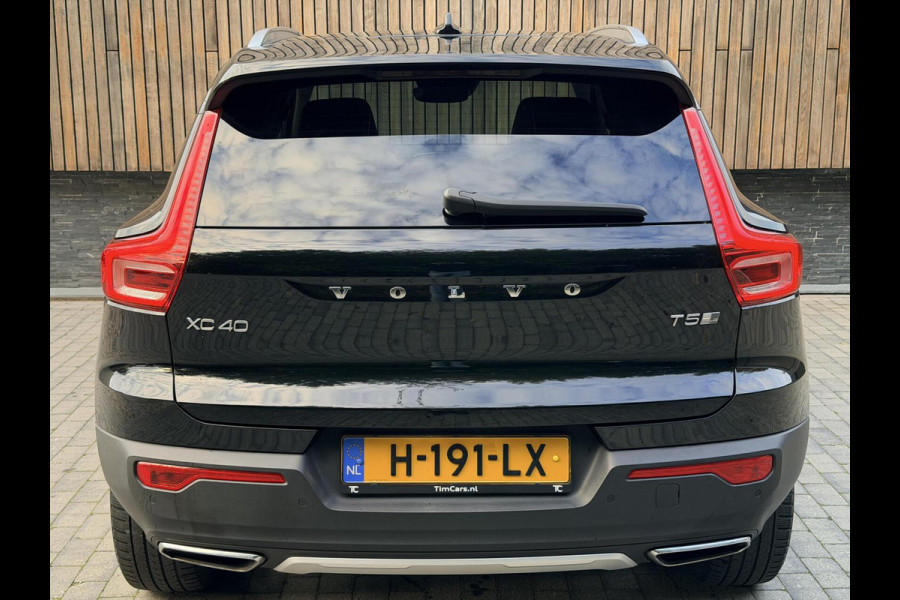 Volvo XC40 1.5 T5 Twin Engine Inscription Automaat | Leren bekleding | LED verlichting | Stoelverwarming | Getint glas | 19 inch lichtmetal