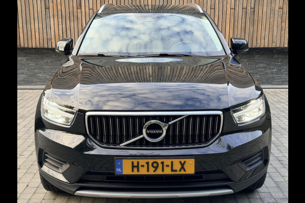 Volvo XC40 1.5 T5 Twin Engine Inscription Automaat | Leren bekleding | LED verlichting | Stoelverwarming | Getint glas | 19 inch lichtmetal