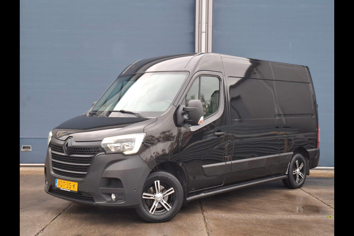 Renault Master T35 2.3 dCi 180 L2H2 Energy AIRCO / CRUISE CONTROLE / CAMERA / NAVI / TREKHAAK / 3 ZITS Renault Master T35 2.3 dCi 180 L2H2 Energy AIRCO / CRUISE CONTROLE / CAMERA / NAVI / TREKHAAK / 3 ZITS
