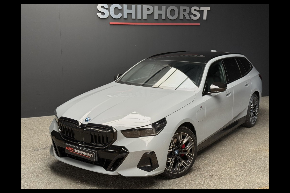 BMW 5 Serie 530e xDrive M-Sport 299pk Pro-20 inch trekhaak pano key-less BMW 5 Serie 530e xDrive M-Sport 299pk Pro-20 inch trekhaak pano key-less