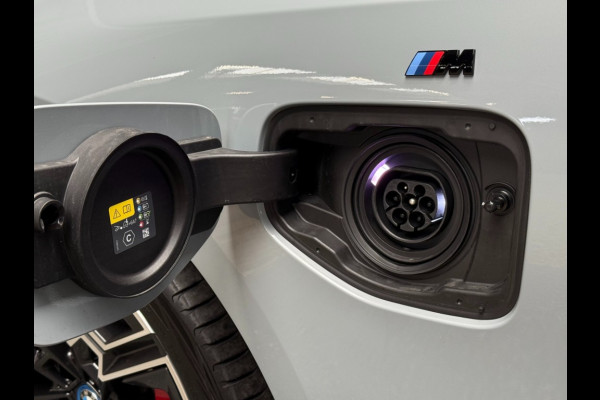 BMW 5 Serie 530eX-Drive M-Sport 299pk Pro-20 inch trekhaak pano key-less