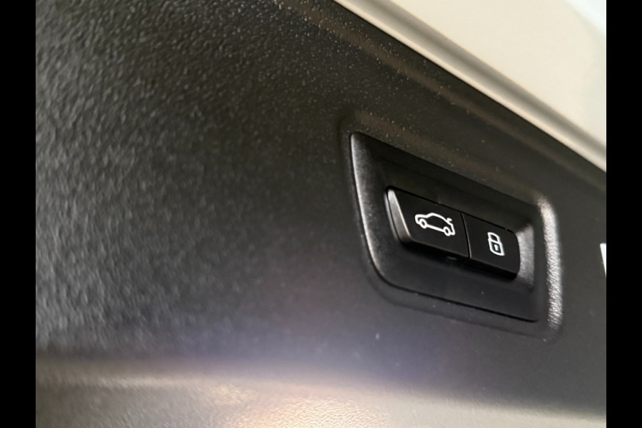 BMW 5 Serie 530eX-Drive M-Sport 299pk Pro-20 inch trekhaak pano key-less