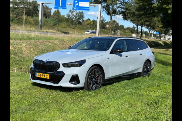 BMW 5 Serie 530eX-Drive M-Sport 299pk Pro-20 inch trekhaak pano key-less