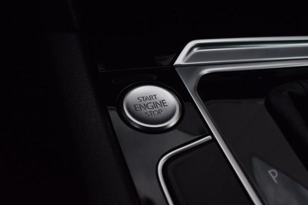 Volkswagen Passat 1.4 TSI 150pk DSG R-line | BTW | Virtual | Camera