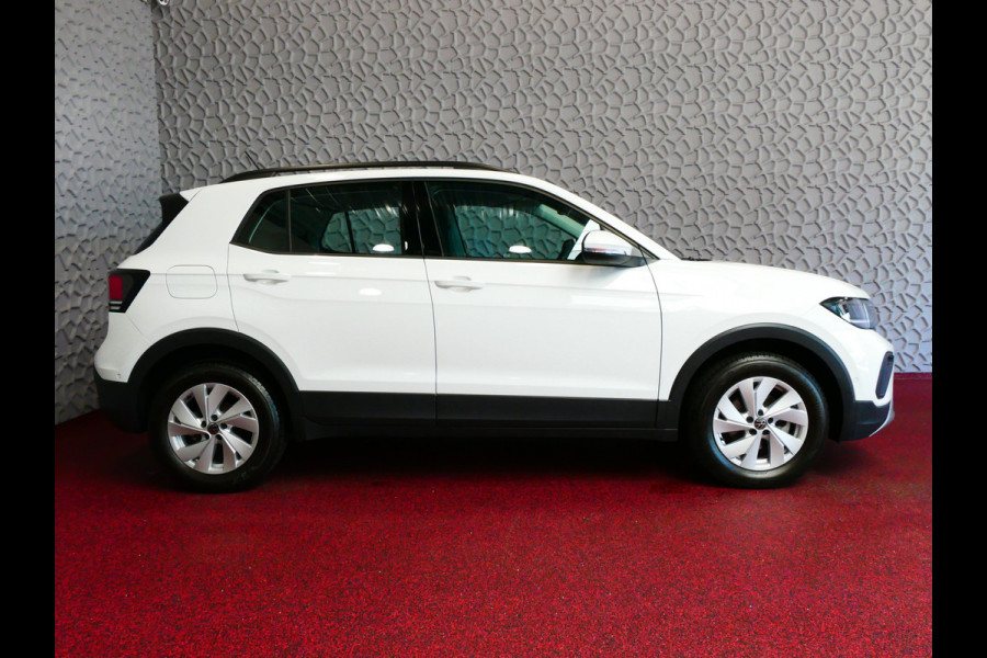 Volkswagen T-Cross NIEUW MODEL T-CROSS 116PK VIR.COCKPIT LMV CARPLAY 2024 "Volkswagen rijden begint bij Topautos.nl – 75 topmodellen direct op voorraad!" Volkswagen T-Cross NIEUW MODEL T-CROSS 116PK VIR.COCKPIT LMV CARPLAY 2024 "Volkswagen rijden begint bij Topautos.nl – 75 topmodellen direct op voorraad!"