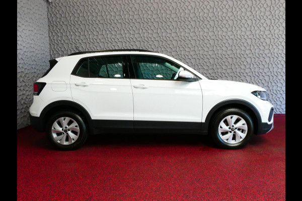 Volkswagen T-Cross NIEUW MODEL T-CROSS 116PK VIR.COCKPIT LMV CARPLAY 2024 "Volkswagen rijden begint bij Topautos.nl – 75 topmodellen direct op voorraad!" Volkswagen T-Cross NIEUW MODEL T-CROSS 116PK VIR.COCKPIT LMV CARPLAY 2024 "Volkswagen rijden begint bij Topautos.nl – 75 topmodellen direct op voorraad!"