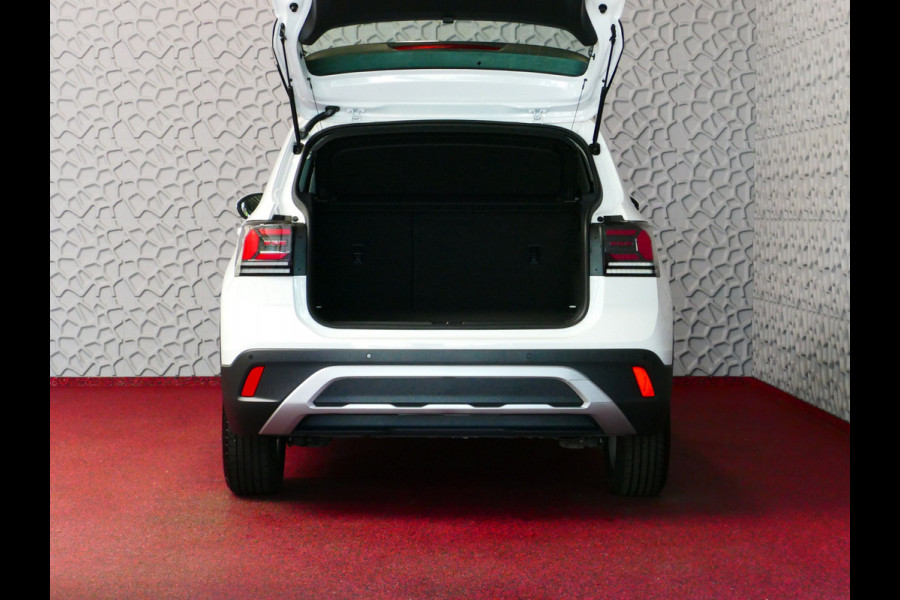 Volkswagen T-Cross NIEUW MODEL T-CROSS 116PK VIR.COCKPIT LMV CARPLAY 2024 "Volkswagen rijden begint bij Topautos.nl – 75 topmodellen direct op voorraad!" Volkswagen T-Cross NIEUW MODEL T-CROSS 116PK VIR.COCKPIT LMV CARPLAY 2024 "Volkswagen rijden begint bij Topautos.nl – 75 topmodellen direct op voorraad!"