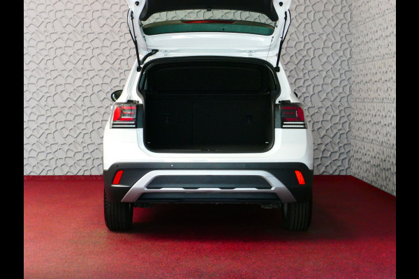 Volkswagen T-Cross NIEUW MODEL T-CROSS 116PK VIR.COCKPIT LMV CARPLAY 2024 "Volkswagen rijden begint bij Topautos.nl – 75 topmodellen direct op voorraad!" Volkswagen T-Cross NIEUW MODEL T-CROSS 116PK VIR.COCKPIT LMV CARPLAY 2024 "Volkswagen rijden begint bij Topautos.nl – 75 topmodellen direct op voorraad!"