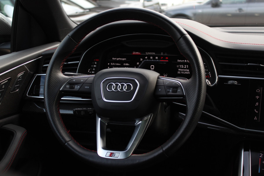 Audi Q8 55 TFSI quattro Pro Line S / Trekhaak / Panoramadak / Camera / Head-up / Luxe Leder / Carbon / 22'' / RS Seats / Keyless / Sfeerverlichting / Matrix LED / Stoelventilatie / Stuur+Stoelverwarming / DAB / ACC / Stoelm