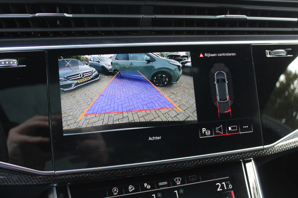 Audi Q8 55 TFSI quattro Pro Line S / Trekhaak / Panoramadak / Camera / Head-up / Luxe Leder / Carbon / 22'' / RS Seats / Keyless / Sfeerverlichting / Matrix LED / Stoelventilatie / Stuur+Stoelverwarming / DAB / ACC / Stoelm