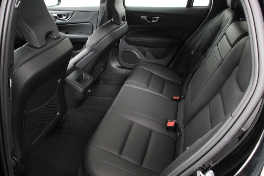 Volvo V60 2.0 T5 250pk Automaat Inscription | Navigatie | Apple Carpla/Android Auto | Climate control | Leder | Parkeer sensoren | Virtual Cockpit |  Lichtmetalen velgen 18" Volvo V60 2.0 T5 250pk Automaat Inscription | Navigatie | Apple Carpla/Android Auto | Climate control | Leder | Parkeer sensoren | Virtual Cockpit |  Lichtmetalen velgen 18"