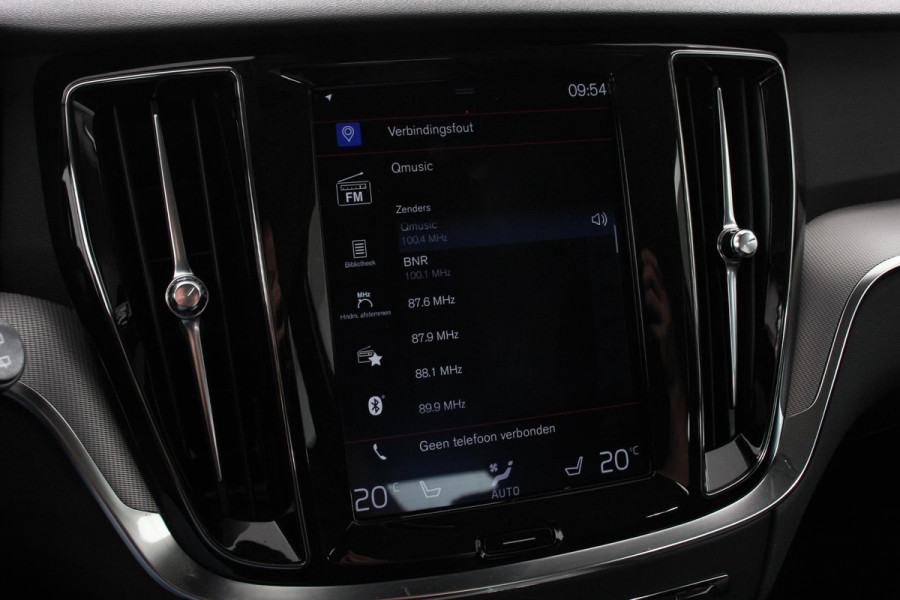 Volvo V60 2.0 T5 250pk Automaat Inscription | Navigatie | Apple Carpla/Android Auto | Climate control | Leder | Parkeer sensoren | Virtual Cockpit |  Lichtmetalen velgen 18" Volvo V60 2.0 T5 250pk Automaat Inscription | Navigatie | Apple Carpla/Android Auto | Climate control | Leder | Parkeer sensoren | Virtual Cockpit |  Lichtmetalen velgen 18"