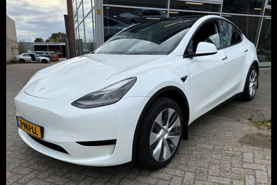 Tesla Model Y RWD 58 kWh Tesla Model Y RWD 58 kWh