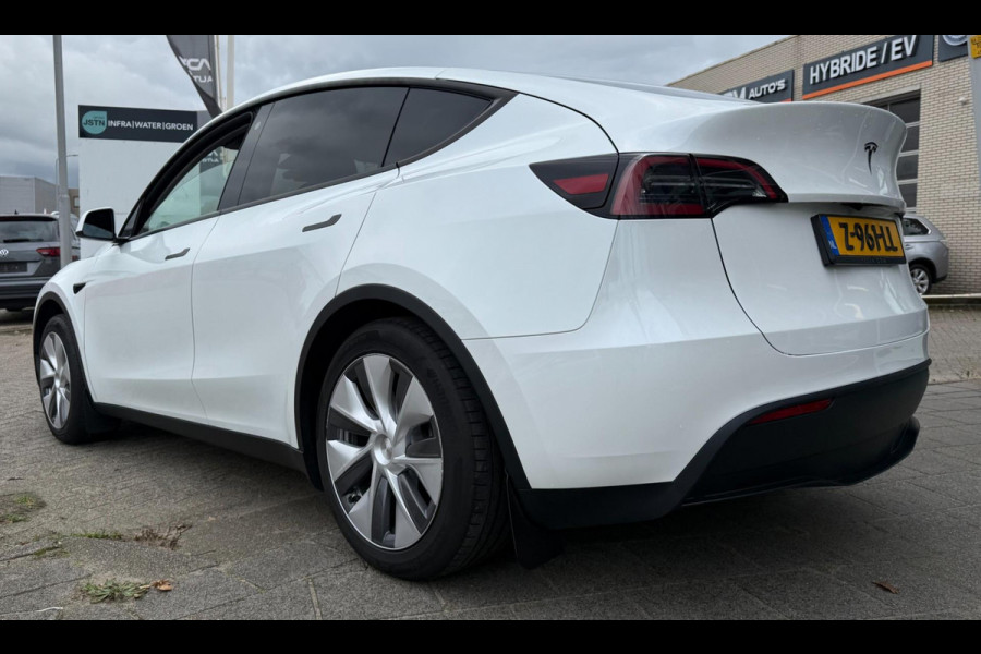Tesla Model Y RWD 58 kWh Tesla Model Y RWD 58 kWh