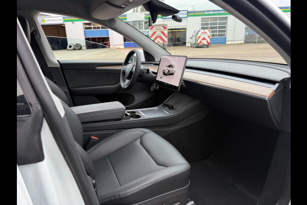 Tesla Model Y RWD 58 kWh Tesla Model Y RWD 58 kWh