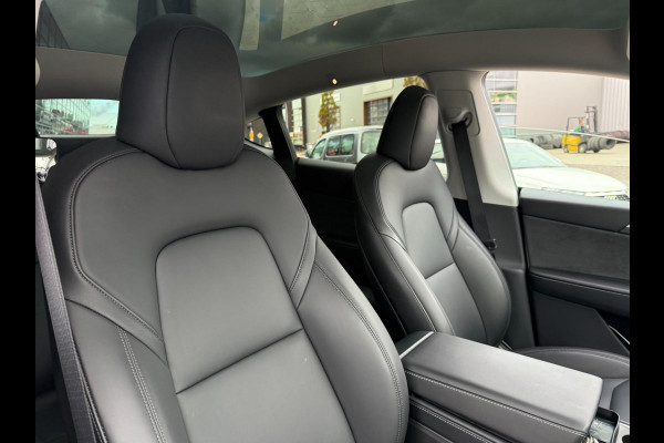 Tesla Model Y RWD 58 kWh Tesla Model Y RWD 58 kWh