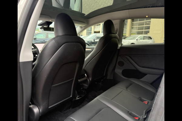 Tesla Model Y RWD 58 kWh Tesla Model Y RWD 58 kWh
