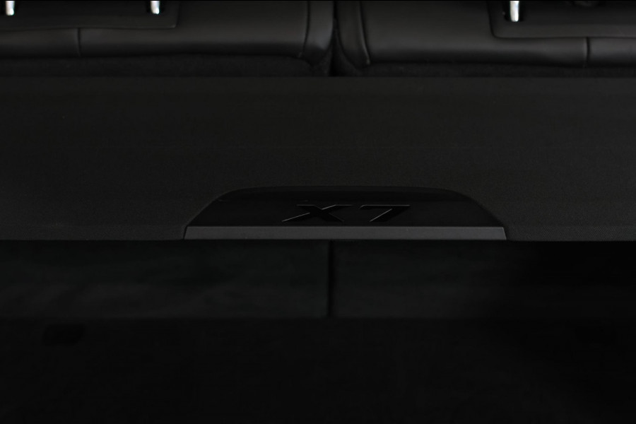BMW X7 M50i *Sky Lounge*B&W Audio*Mansory*Massage*360 Camera* BMW X7 M50i *Sky Lounge*B&W Audio*Mansory*Massage*360 Camera*