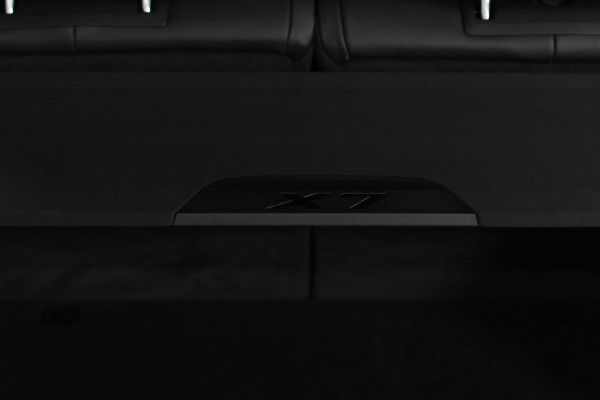 BMW X7 M50i *Sky Lounge*B&W Audio*Mansory*Massage*360 Camera* BMW X7 M50i *Sky Lounge*B&W Audio*Mansory*Massage*360 Camera*