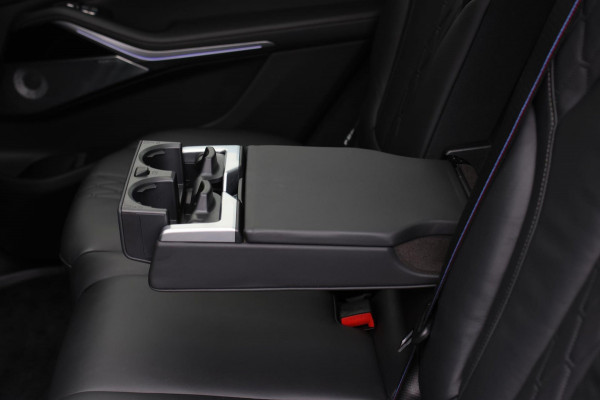 BMW X7 M50i *Sky Lounge*B&W Audio*Mansory*Massage*360 Camera* BMW X7 M50i *Sky Lounge*B&W Audio*Mansory*Massage*360 Camera*