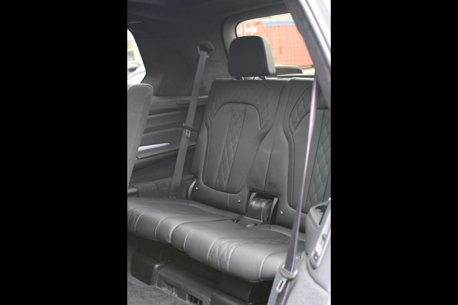 BMW X7 M50i *Sky Lounge*B&W Audio*Mansory*Massage*360 Camera* BMW X7 M50i *Sky Lounge*B&W Audio*Mansory*Massage*360 Camera*