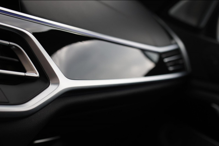 BMW X7 M50i *Sky Lounge*B&W Audio*Mansory*Massage*360 Camera* BMW X7 M50i *Sky Lounge*B&W Audio*Mansory*Massage*360 Camera*