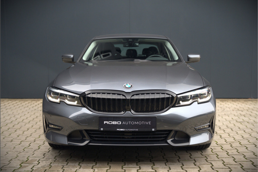 BMW 3-serie 330e eDrive Edition Sportline | Stoelverwarming | Cruise Control | Leer | Camera | Keyless | Apple Carplay | Ambiance Verlichting | HIFI | Parkeersensoren | Navigatie | NAP | Sport