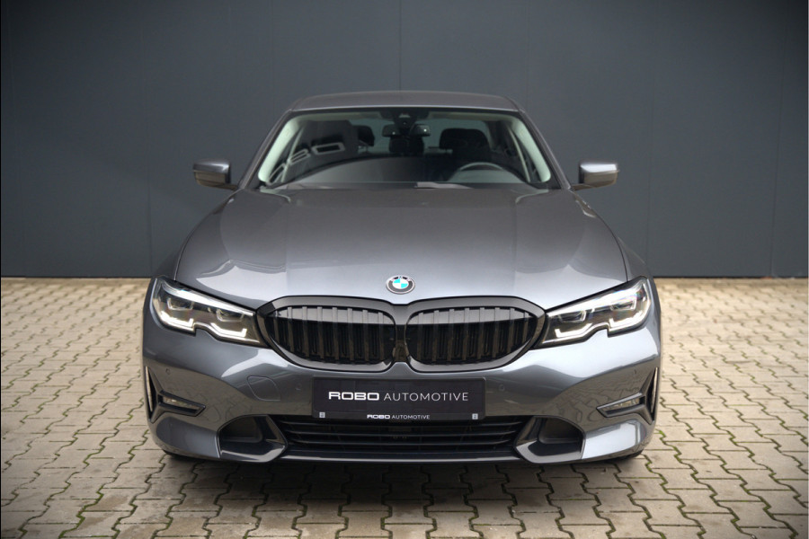 BMW 3-serie 330e eDrive Edition Sportline | Stoelverwarming | Cruise Control | Leer | Camera | Keyless | Apple Carplay | Ambiance Verlichting | HIFI | Parkeersensoren | Navigatie | NAP | Sport