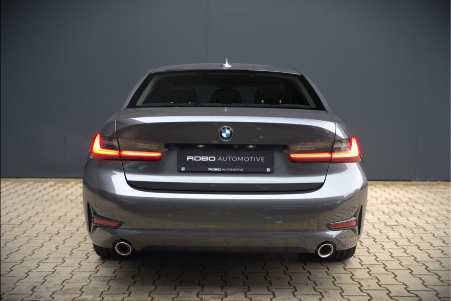 BMW 3-serie 330e eDrive Edition Sportline | Stoelverwarming | Cruise Control | Leer | Camera | Keyless | Apple Carplay | Ambiance Verlichting | HIFI | Parkeersensoren | Navigatie | NAP | Sport