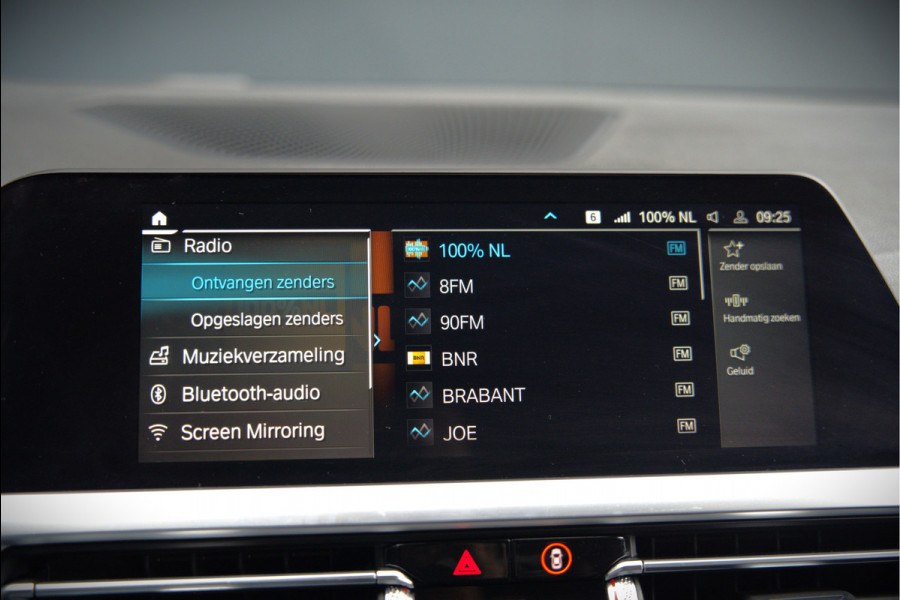 BMW 3-serie 330e eDrive Edition Sportline | Stoelverwarming | Cruise Control | Leer | Camera | Keyless | Apple Carplay | Ambiance Verlichting | HIFI | Parkeersensoren | Navigatie | NAP | Sport