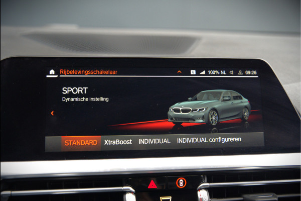 BMW 3-serie 330e eDrive Edition Sportline | Stoelverwarming | Cruise Control | Leer | Camera | Keyless | Apple Carplay | Ambiance Verlichting | HIFI | Parkeersensoren | Navigatie | NAP | Sport