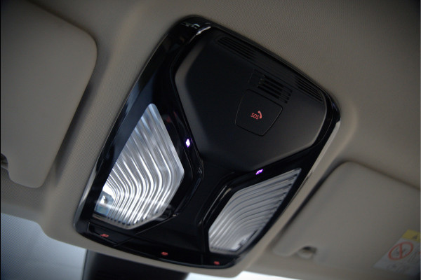 BMW 3-serie 330e eDrive Edition Sportline | Stoelverwarming | Cruise Control | Leer | Camera | Keyless | Apple Carplay | Ambiance Verlichting | HIFI | Parkeersensoren | Navigatie | NAP | Sport