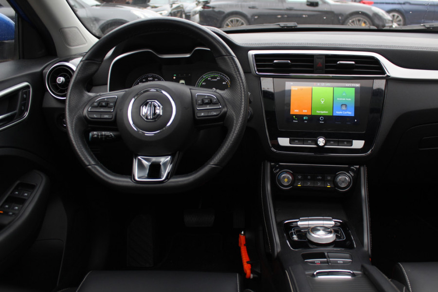 MG Mg Zs EV Luxury 45 kWh / Panoramadak / Camera / Leder / 17'' / Keyless / Navigatie / ACC / Dodehoek / DAB / Stoelverwarming MG Mg Zs EV Luxury 45 kWh / Panoramadak / Camera / Leder / 17'' / Keyless / Navigatie / ACC / Dodehoek / DAB / Stoelverwarming