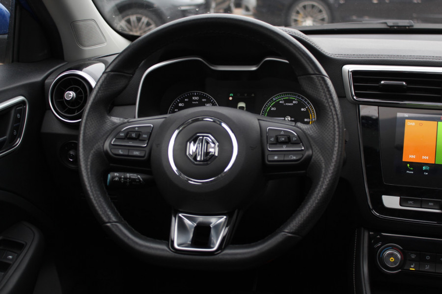 MG Mg Zs EV Luxury 45 kWh / Panoramadak / Camera / Leder / 17'' / Keyless / Navigatie / ACC / Dodehoek / DAB / Stoelverwarming MG Mg Zs EV Luxury 45 kWh / Panoramadak / Camera / Leder / 17'' / Keyless / Navigatie / ACC / Dodehoek / DAB / Stoelverwarming