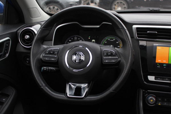 MG Mg Zs EV Luxury 45 kWh / Panoramadak / Camera / Leder / 17'' / Keyless / Navigatie / ACC / Dodehoek / DAB / Stoelverwarming MG Mg Zs EV Luxury 45 kWh / Panoramadak / Camera / Leder / 17'' / Keyless / Navigatie / ACC / Dodehoek / DAB / Stoelverwarming