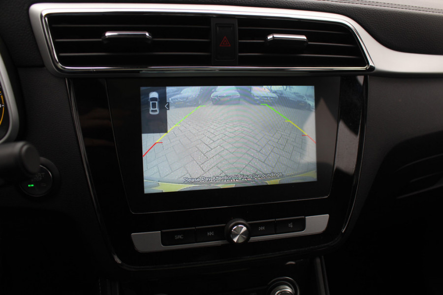 MG Mg Zs EV Luxury 45 kWh / Panoramadak / Camera / Leder / 17'' / Keyless / Navigatie / ACC / Dodehoek / DAB / Stoelverwarming MG Mg Zs EV Luxury 45 kWh / Panoramadak / Camera / Leder / 17'' / Keyless / Navigatie / ACC / Dodehoek / DAB / Stoelverwarming