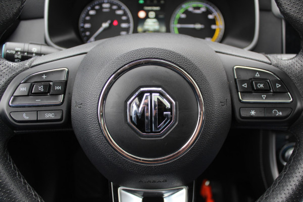 MG Mg Zs EV Luxury 45 kWh / Panoramadak / Camera / Leder / 17'' / Keyless / Navigatie / ACC / Dodehoek / DAB / Stoelverwarming MG Mg Zs EV Luxury 45 kWh / Panoramadak / Camera / Leder / 17'' / Keyless / Navigatie / ACC / Dodehoek / DAB / Stoelverwarming
