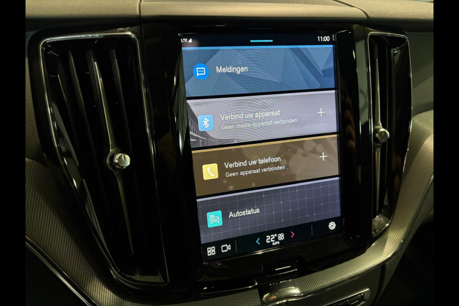 Volvo XC60 T8 Aut. Plus Dark LongRange Parkeercamera Leder 455pk Volvo XC60 T8 Aut. Plus Dark LongRange Parkeercamera Leder 455pk